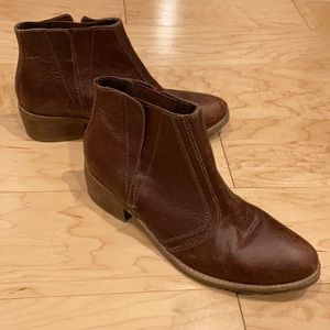 Matisse brown leather ankle booties